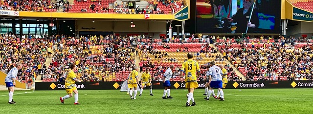 马龙拿短裤擦汗，王楚钦找黄友政借毛巾，还调戏师弟太搞笑了.